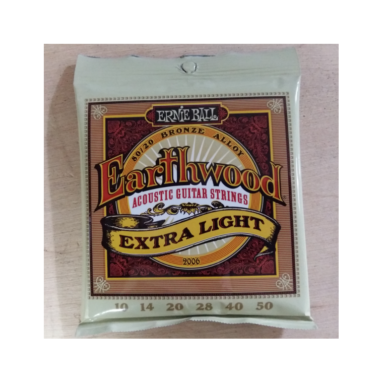 Cordes folk Ernie Ball Earthwood extra-light 10-50