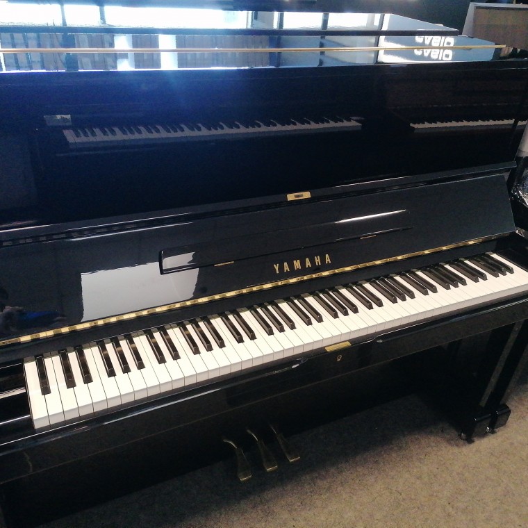 Yamaha U10BL d'occasion